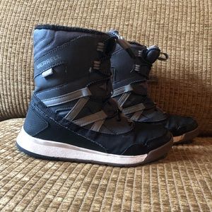 Merrell Boys Gray and Black Snow Boots Sz 3